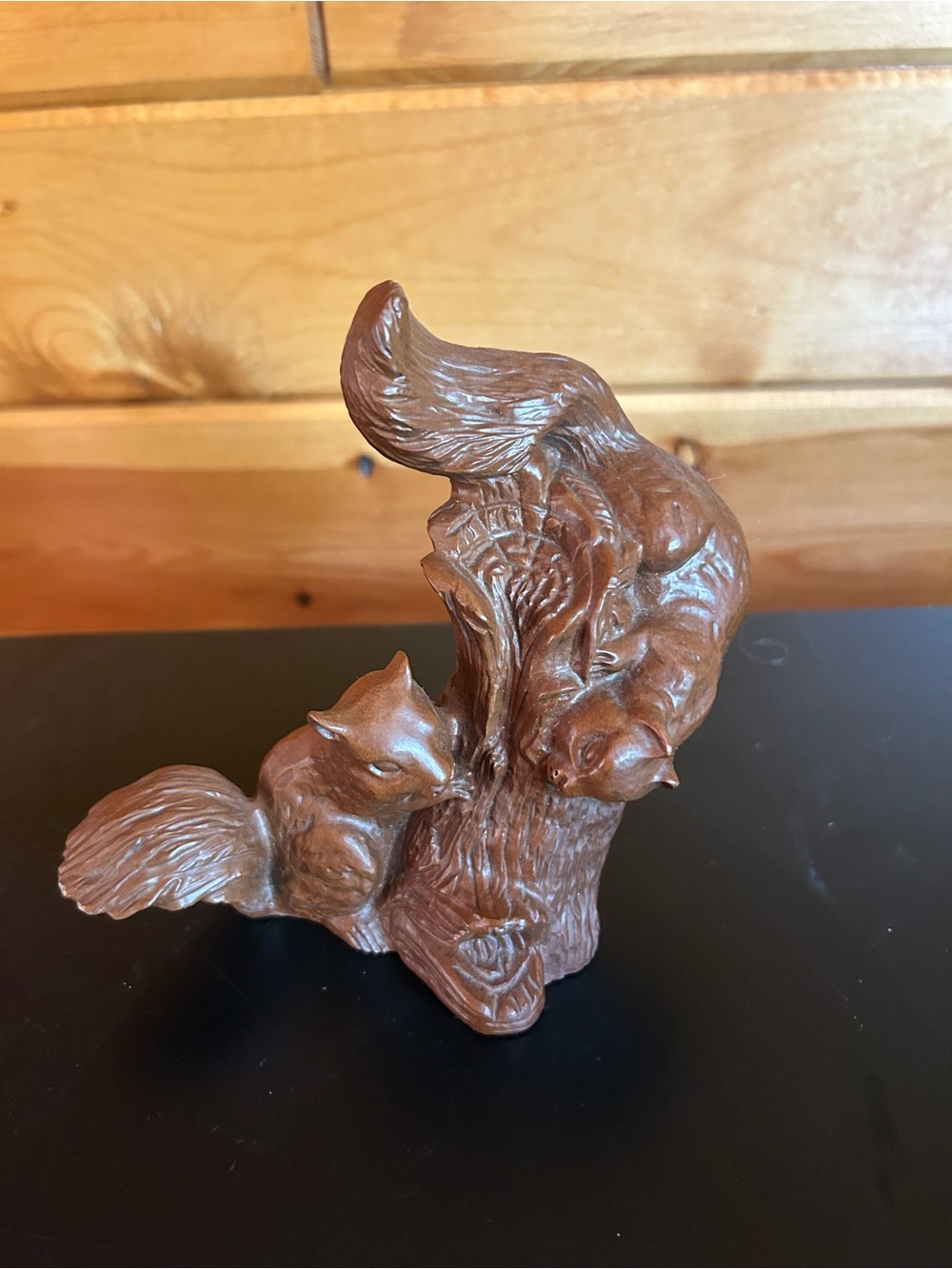 Red Mill Brown Woodland Squirrel 🐿️ Sculpture - Decorative Home Art